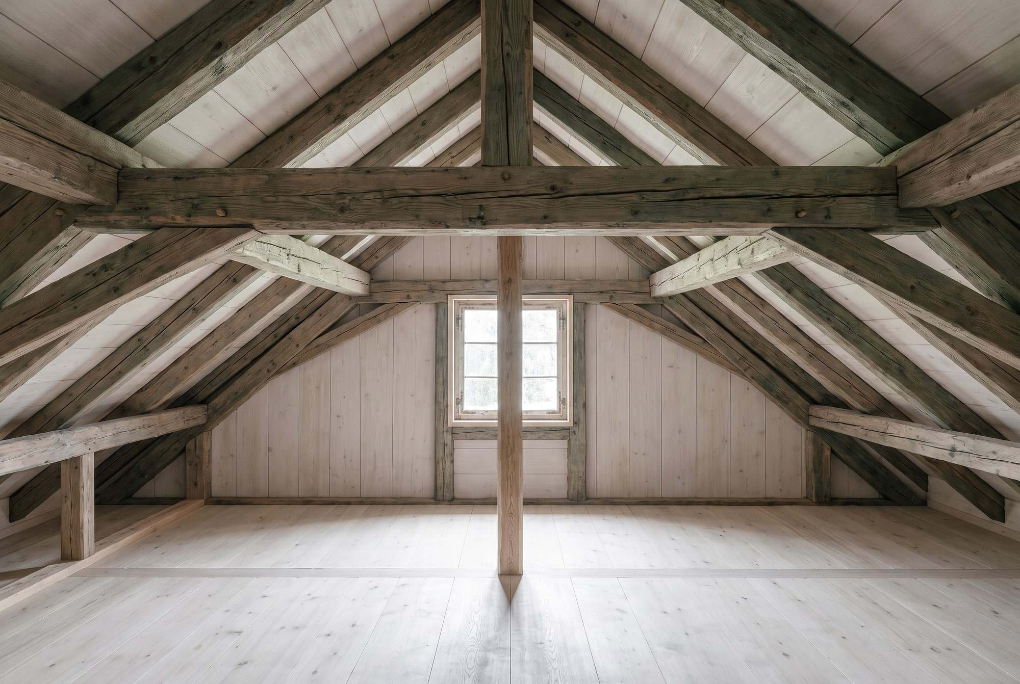Ancienne charpente en bois